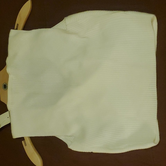 Abercrombie & Fitch Cropped Sweater - Picture 4 of 5